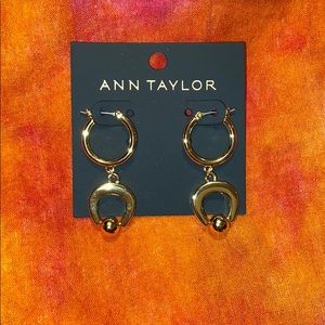 ANN TAYLOR LINKED DROP PIERCED EARRINGS